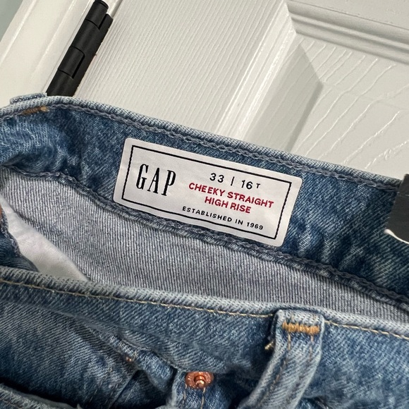 GAP High Rise Cheeky Jean - Picture 3 of 3